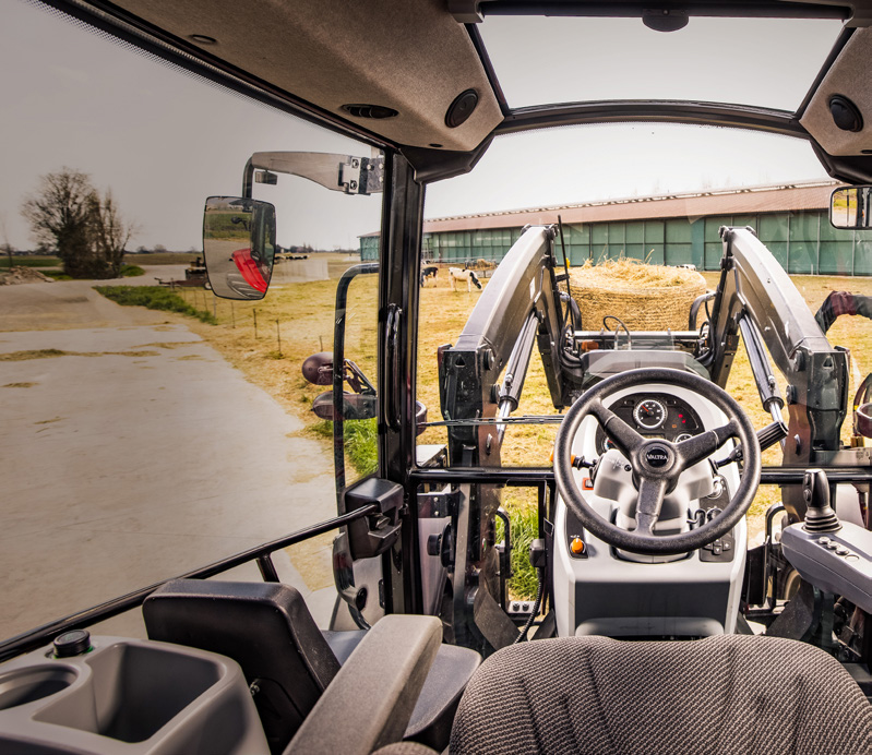 interior-tractor-valtra